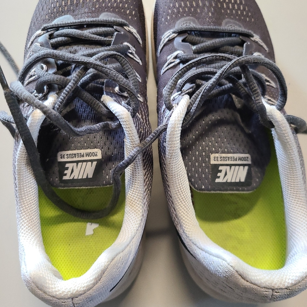 Size 7.5 - Nike Air Zoom Pegasus 33 Wolf Grey